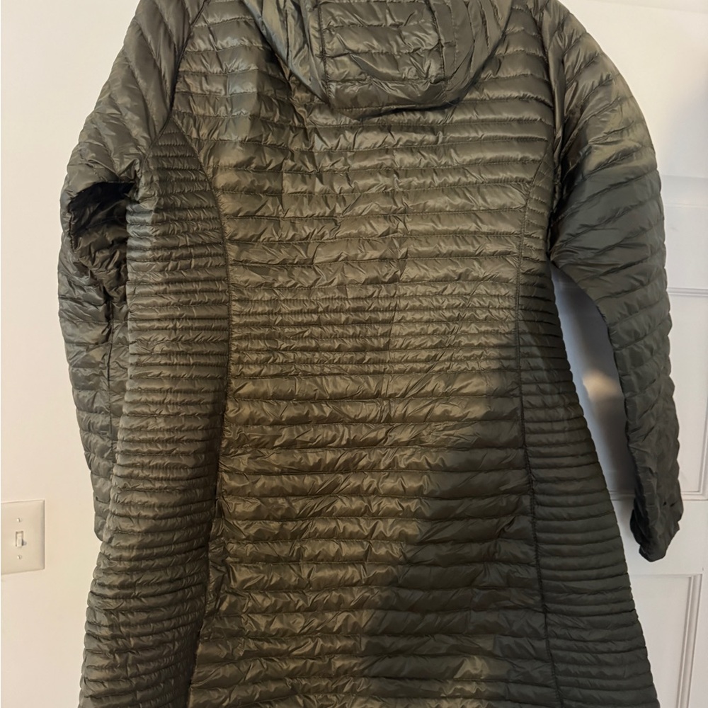 L.L. Bean Dark Green Quilted Jacket - Picture 4 of 6